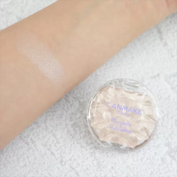 Canmake Munyutto Highlighter 01 Moonlight Gem Canmake Munyutto Highlighter 01 Moonlight Gem
