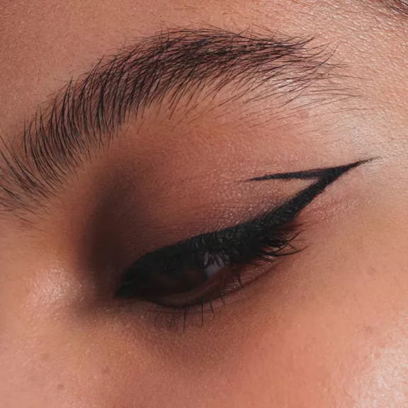 Judydoll Ink Glider Longlasting Folyékony Szemceruza #Intense Black 0.5 ml