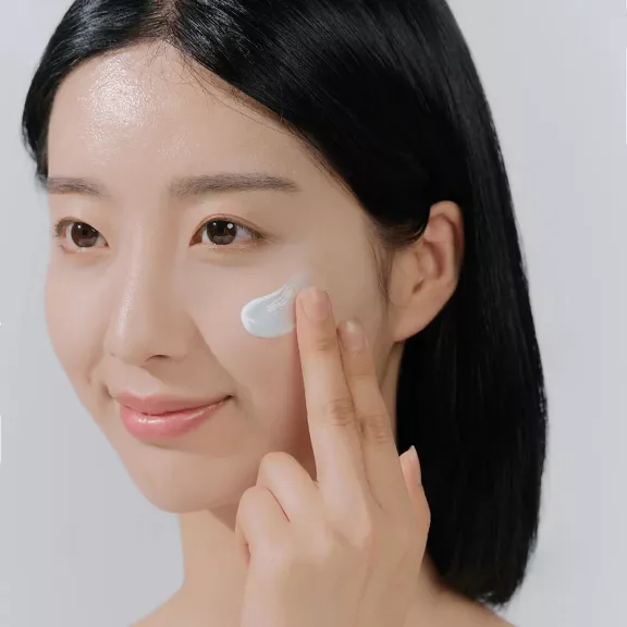 Skin1004 Hyalu-Cica Water-Fit Fényvédő Szérum 50mlx2db (SPF50+ PA++++ )